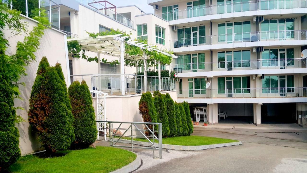 Silver Beach Delux Apartments 비알라 외부 사진